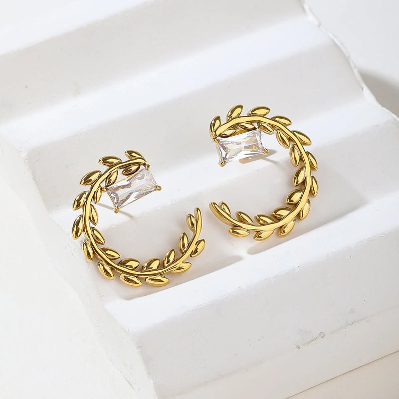 Gold Leaf Wreath Earrings and Pendant Necklace Set - Sculpted Botanical Jewelry